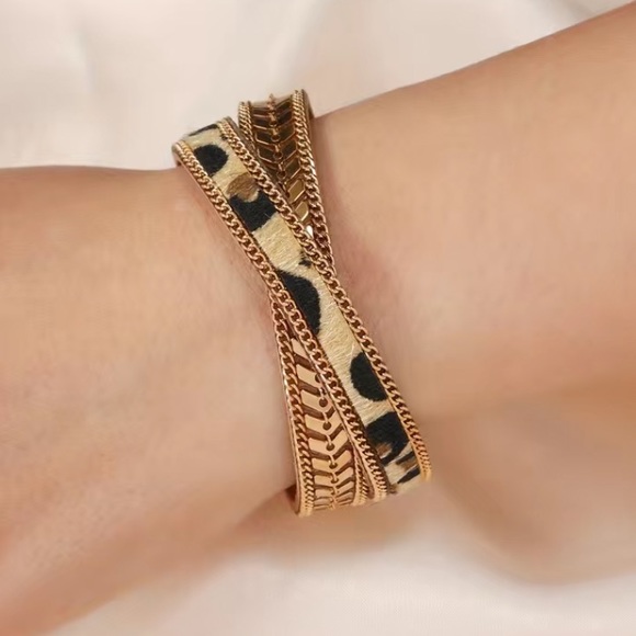 Cheetah Leopard Print Gold Twisted Magnetic Bracelet - Picture 2 of 7